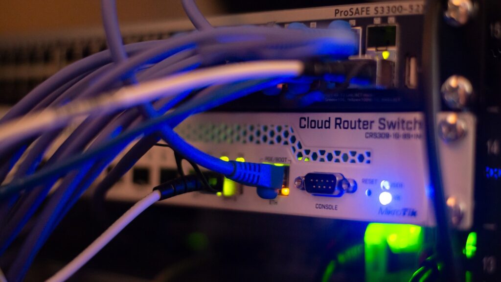 7 Key Differences in AWS Vs Azure for Machine Learning 3 machine learning workflows